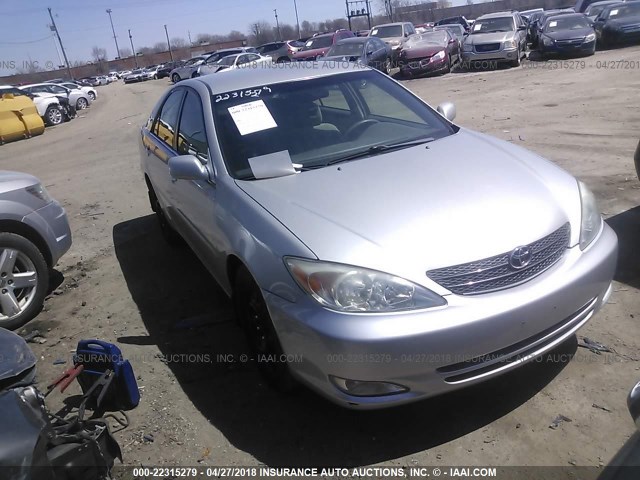 4T1BE32K33U246690 - 2003 TOYOTA CAMRY LE/XLE/SE SILVER photo 1