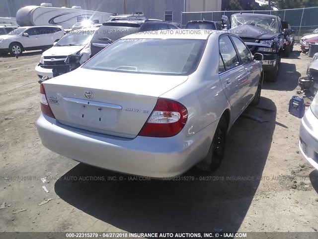 4T1BE32K33U246690 - 2003 TOYOTA CAMRY LE/XLE/SE SILVER photo 4