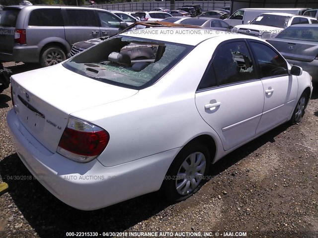 4T1BE32K55U017172 - 2005 TOYOTA CAMRY LE/XLE/SE WHITE photo 4