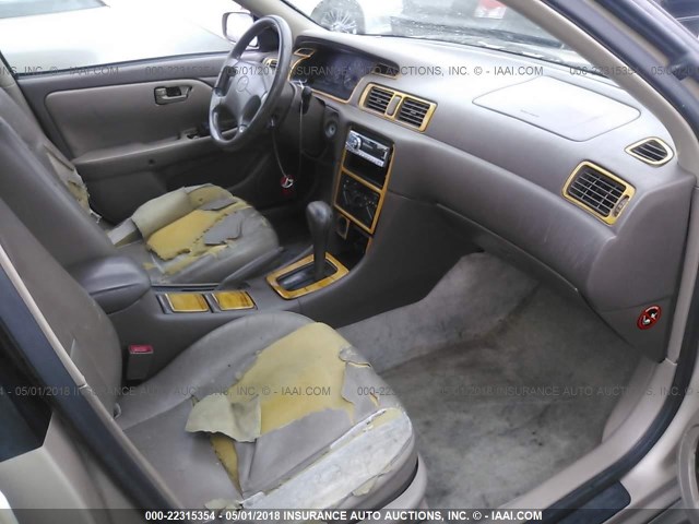4T1BF22K7VU018136 - 1997 TOYOTA CAMRY CE/LE/XLE GOLD photo 5