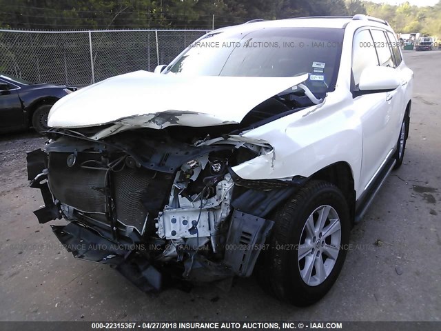 5TDZA3EH0DS034723 - 2013 TOYOTA HIGHLANDER PLUS WHITE photo 6