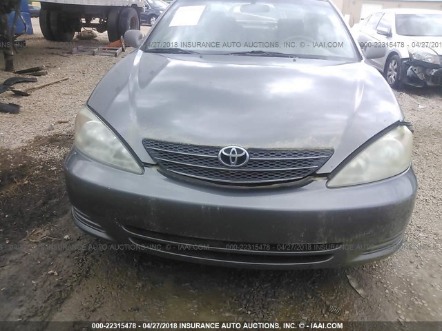 4T1BE32K13U662009 - 2003 TOYOTA CAMRY LE/XLE/SE ნაცრისფერი ფოტო 6
