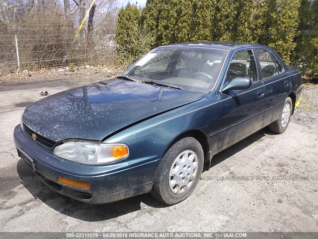 4T1BG12K5TU726437 - 1996 TOYOTA CAMRY DX/LE/XLE GREEN photo 2