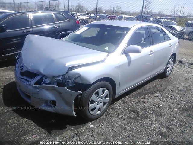 4T1BF3EK7AU535335 - 2010 TOYOTA CAMRY SE/LE/XLE 银色 照片 2