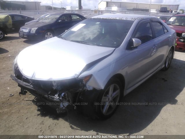 4T1BF1FK3EU340406 - 2014 TOYOTA CAMRY L/SE/LE/XLE 银色 照片 2