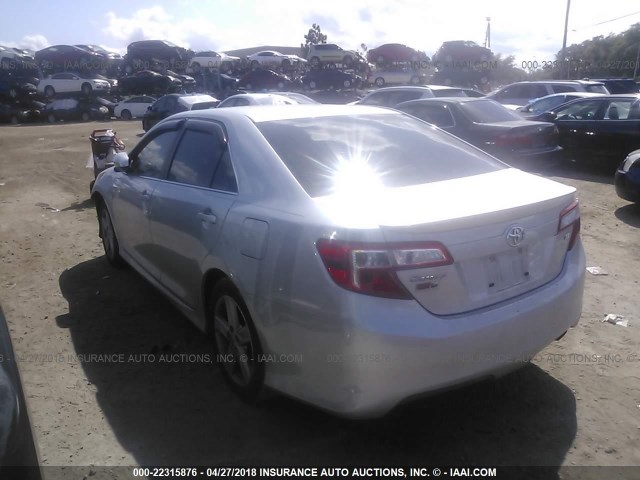 4T1BF1FK3EU340406 - 2014 TOYOTA CAMRY L/SE/LE/XLE 银色 照片 3