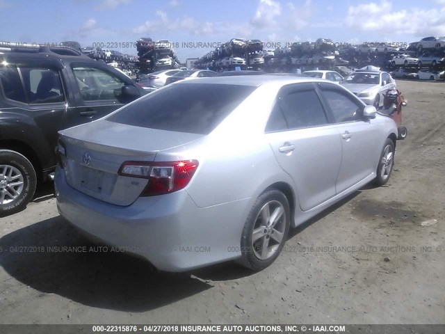 4T1BF1FK3EU340406 - 2014 TOYOTA CAMRY L/SE/LE/XLE 银色 照片 4