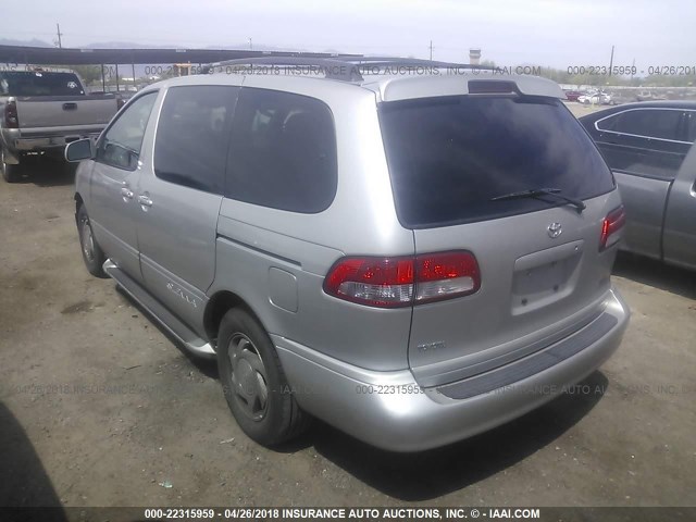 4T3ZF13C33U541917 - 2003 TOYOTA SIENNA LE/XLE SILVER photo 3