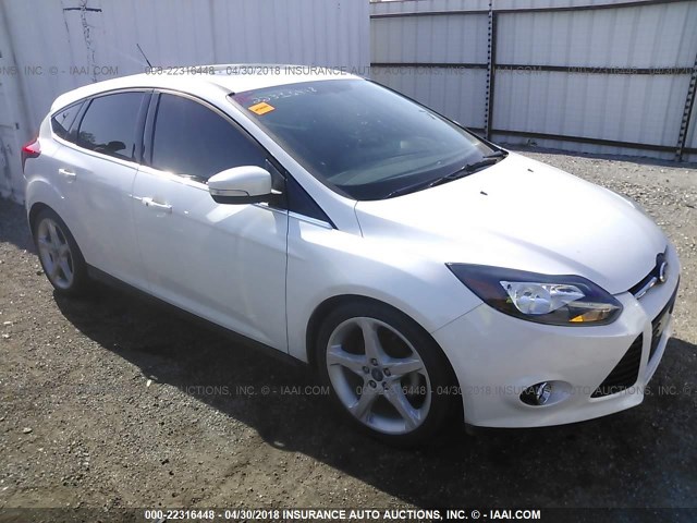 1FAHP3N26CL278730 - 2012 FORD FOCUS TITANIUM WHITE photo 1