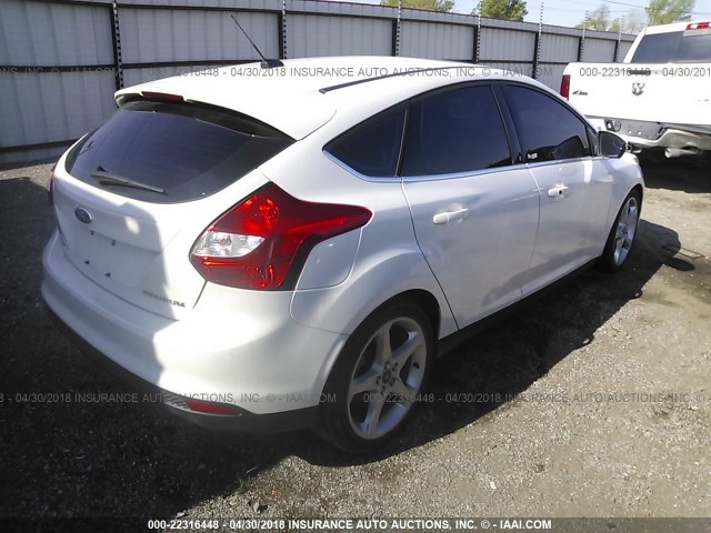 1FAHP3N26CL278730 - 2012 FORD FOCUS TITANIUM WHITE photo 4