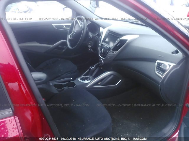 KMHTC6AD7DU088208 - 2013 HYUNDAI VELOSTER RED photo 5