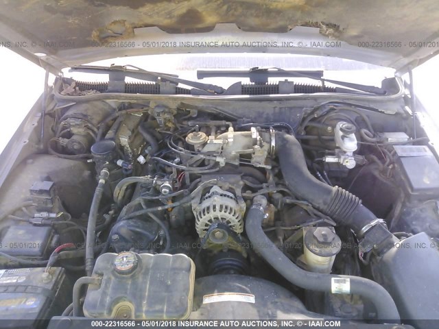 2FAFP74W5WX155382 - 1998 FORD CROWN VICTORIA LX BLUE photo 10