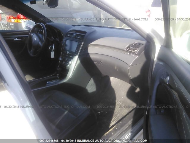 19UUA76538A013973 - 2008 ACURA TL TYPE S WHITE photo 5