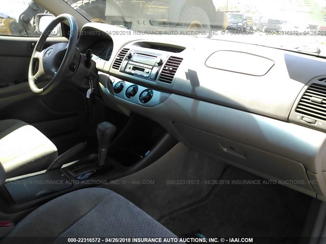 4T1BE32K72U100307 - 2002 TOYOTA CAMRY LE/XLE/SE BEIGE photo 5