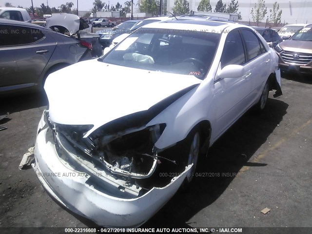 JTDBE32KX20037425 - 2002 TOYOTA CAMRY LE/XLE/SE 白色 照片 2