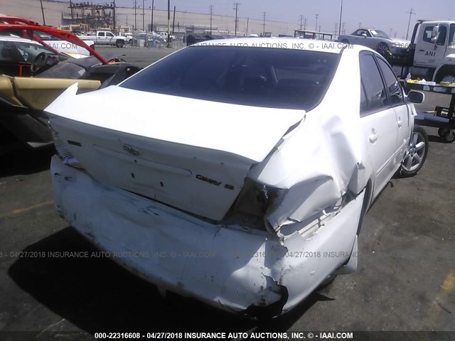 JTDBE32KX20037425 - 2002 TOYOTA CAMRY LE/XLE/SE 白色 照片 4