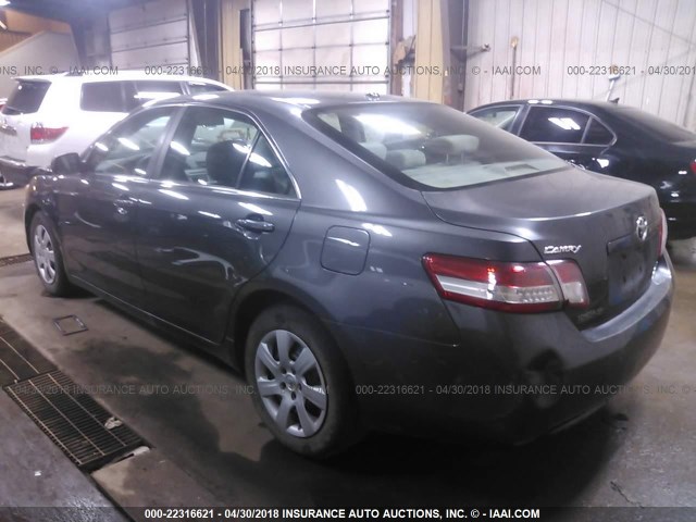 4T4BF3EK2AR032267 - 2010 TOYOTA CAMRY SE/LE/XLE 灰色 照片 3