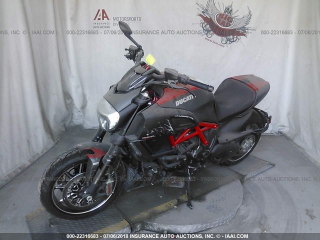 ZDM13BSW7FB019736 - 2015 DUCATI DIAVEL BLACK photo 2