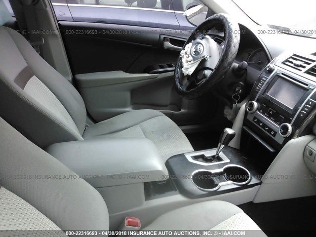 4T4BF1FK8DR309723 - 2013 TOYOTA CAMRY L/SE/LE/XLE შავი ფოტო 5
