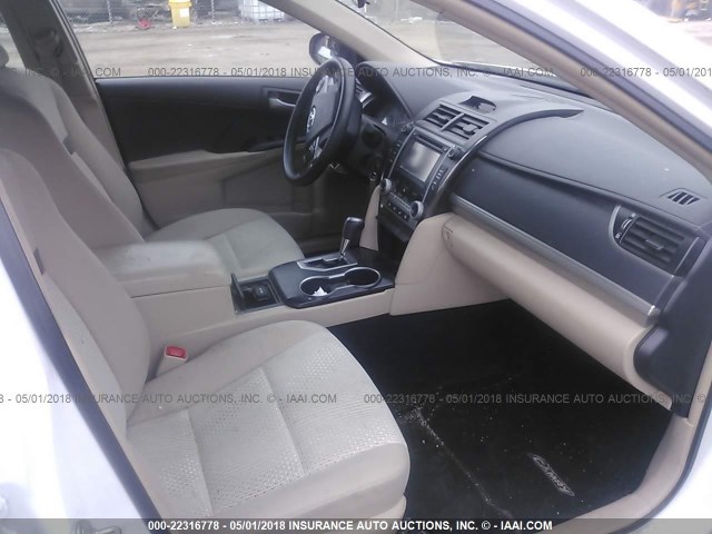 4T4BF1FK3ER439670 - 2014 TOYOTA CAMRY L/SE/LE/XLE Ağ foto 5