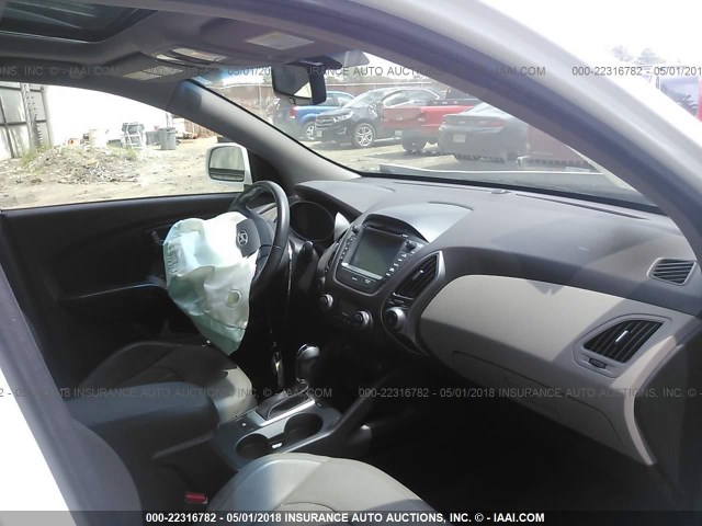 KM8JU3AG1EU844274 - 2014 HYUNDAI Tucson GLS/LIMITED/SE WHITE photo 5