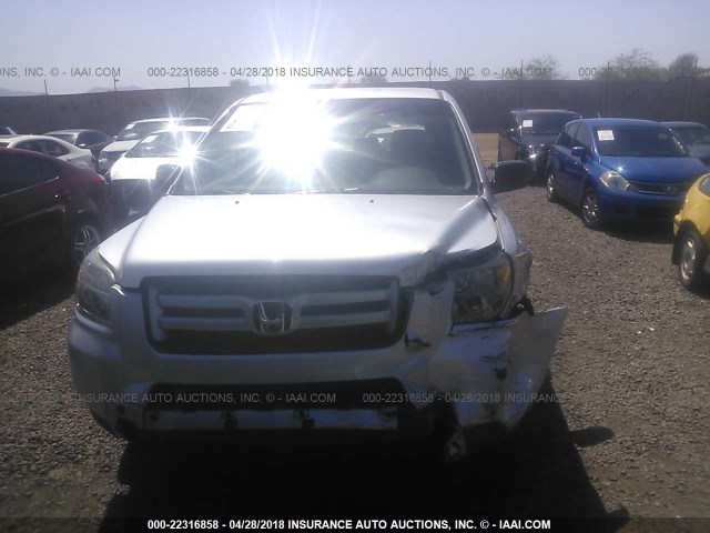 5FNYF28196B025614 - 2006 HONDA PILOT LX SILVER photo 6