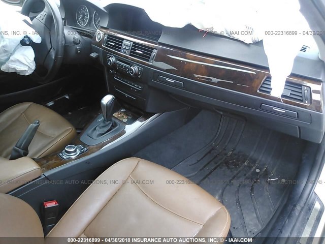 WBAPK5G50BNN30575 - 2011 BMW 328 XI SULEV WHITE photo 5