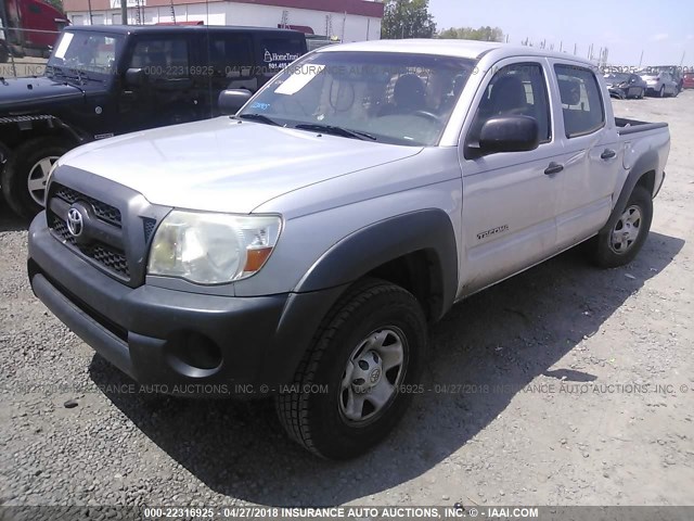 3TMJU4GN9AM106933 - 2010 TOYOTA TACOMA DOUBLE CAB PRERUNNER SILVER photo 2