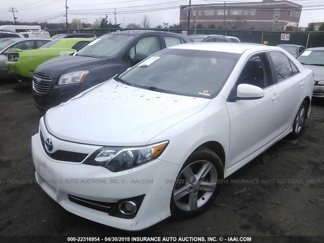 4T1BF1FK9CU196227 - 2012 TOYOTA CAMRY SE/LE/XLE 白色 照片 2