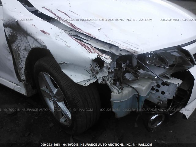 4T1BF1FK9CU196227 - 2012 TOYOTA CAMRY SE/LE/XLE 白色 照片 6