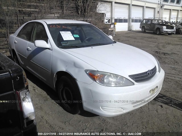 4T1BE32K23U153689 - 2003 TOYOTA CAMRY LE/XLE/SE WHITE photo 1