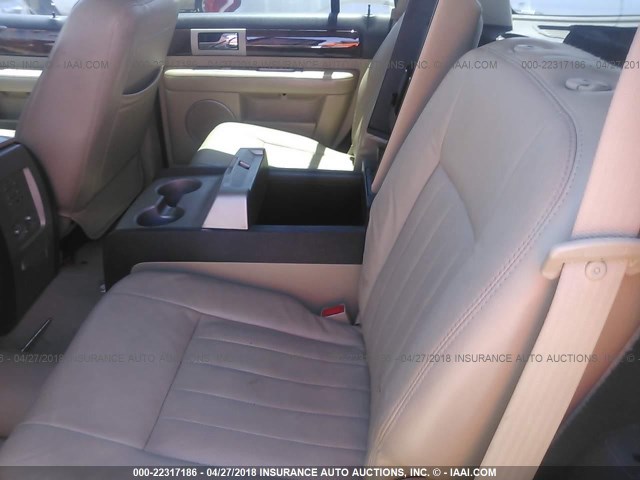 5LMFU28535LJ14714 - 2005 LINCOLN NAVIGATOR BROWN photo 8