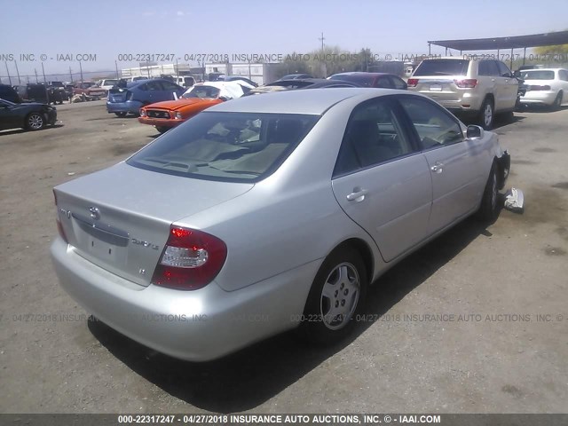 4T1BF30K82U033510 - 2002 TOYOTA CAMRY LE/XLE/SE 银色 照片 4