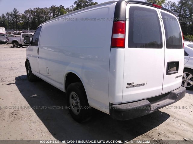 1GCFG15X541100421 - 2004 CHEVROLET EXPRESS G1500  WHITE photo 3