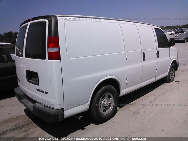 1GCFG15X541100421 - 2004 CHEVROLET EXPRESS G1500  WHITE photo 4