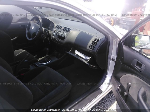 1HGEM211X4L062668 - 2004 HONDA CIVIC DX VP SILVER photo 5
