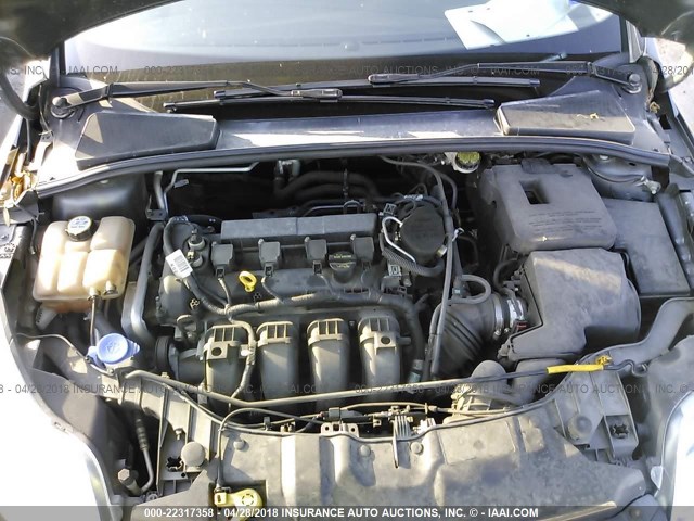 1FAHP3F2XCL235183 - 2012 FORD FOCUS SE GRAY photo 10