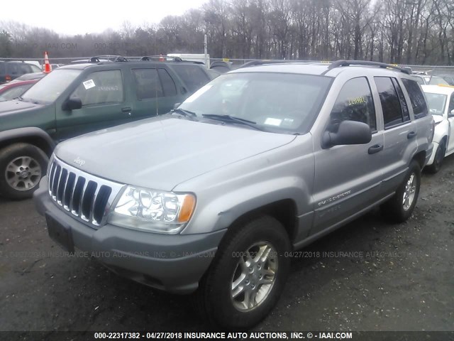 1J4GW48N52C211811 - 2002 JEEP GRAND CHEROKEE LAREDO GRAY photo 2