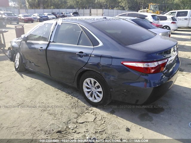 4T4BF1FK2GR565991 - 2016 TOYOTA CAMRY LE/XLE/SE/XSE BLUE photo 3