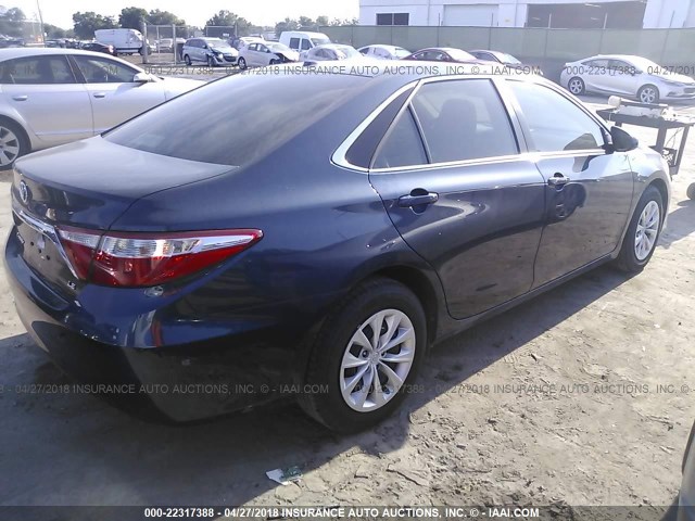 4T4BF1FK2GR565991 - 2016 TOYOTA CAMRY LE/XLE/SE/XSE BLUE photo 4