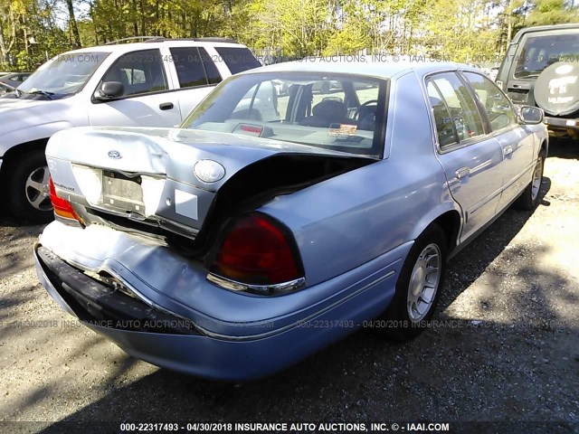 2FAFP74W2WX176951 - 1998 FORD CROWN VICTORIA LX Light Blue photo 4