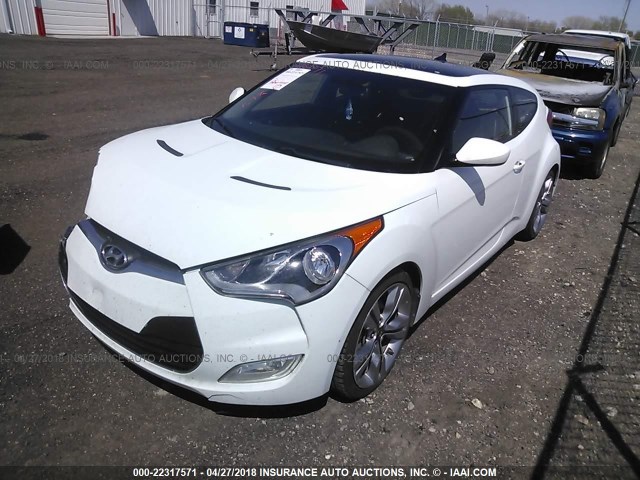 KMHTC6AD5DU119603 - 2013 HYUNDAI VELOSTER WHITE photo 2