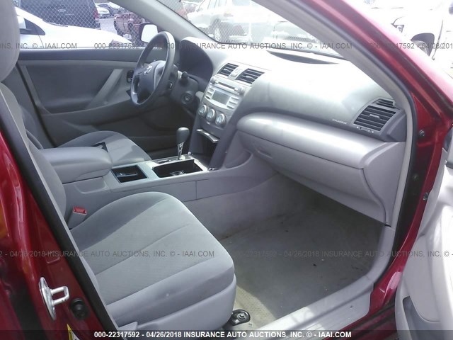 4T1BE46K19U306586 - 2009 TOYOTA CAMRY SE/LE/XLE MAROON photo 5