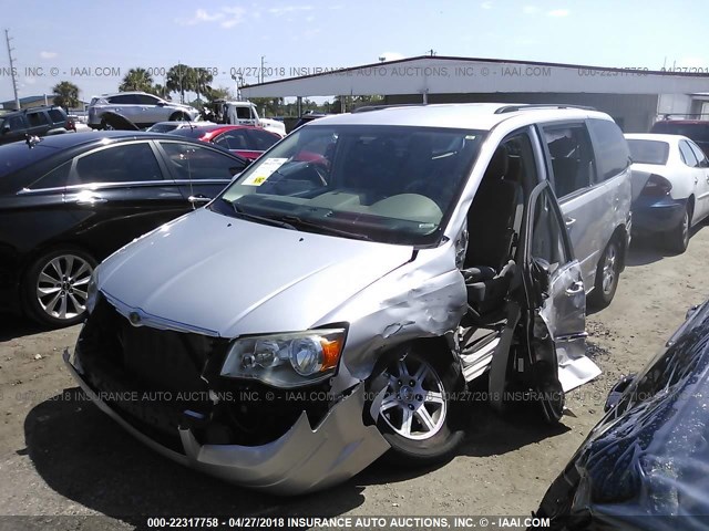 2A4RR5D19AR492378 - 2010 CHRYSLER TOWN & COUNTRY TOURING SILVER photo 2