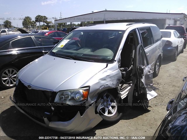 2A4RR5D19AR492378 - 2010 CHRYSLER TOWN & COUNTRY TOURING SILVER photo 6