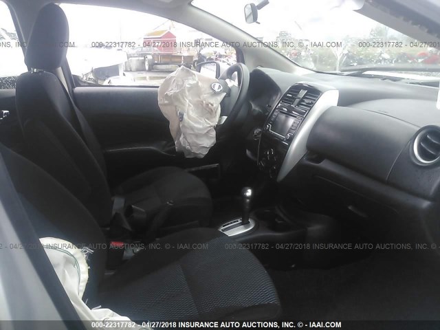3N1CE2CP5GL351747 - 2016 NISSAN VERSA NOTE S/S PLUS/SV/SL/SR SILVER photo 5