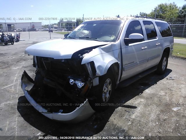 1GNSCJE04BR307563 - 2011 CHEVROLET SUBURBAN C1500 LT SILVER photo 2