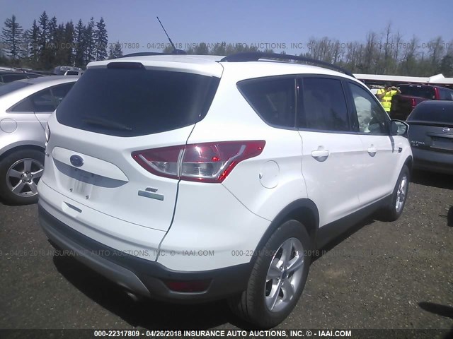 1FMCU0GX7EUE53967 - 2014 FORD ESCAPE SE WHITE photo 4