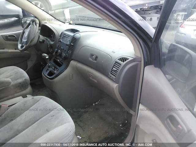 KNDMB233666065857 - 2006 KIA SEDONA EX/LX BLACK photo 5