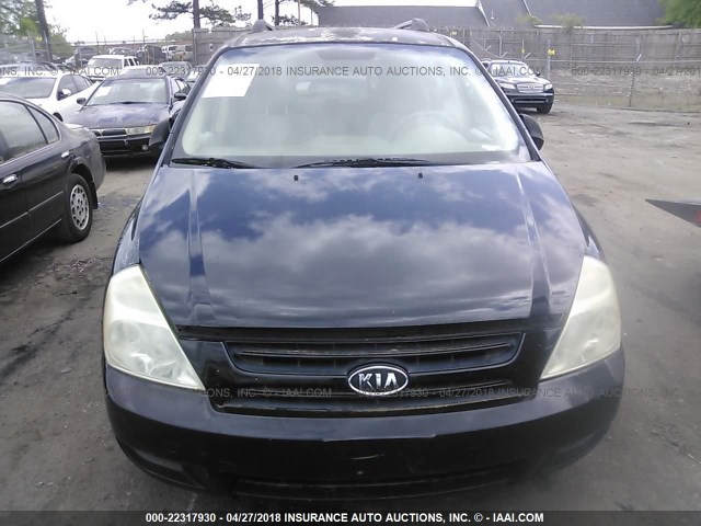 KNDMB233666065857 - 2006 KIA SEDONA EX/LX BLACK photo 6